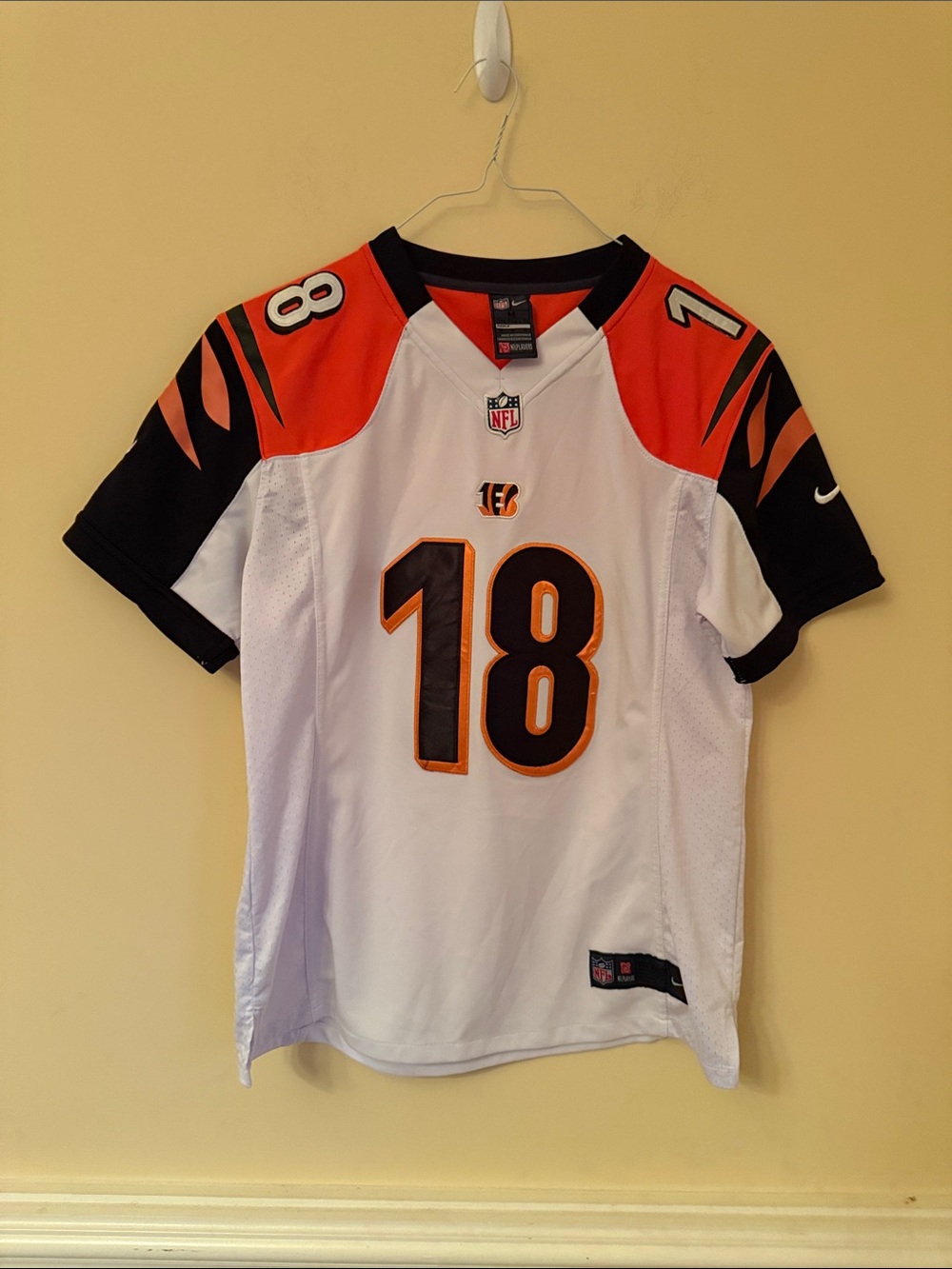 AJ Green Cincinnati Bengals Kid's White and Orange Nike Game Jersey‎ Size Medium